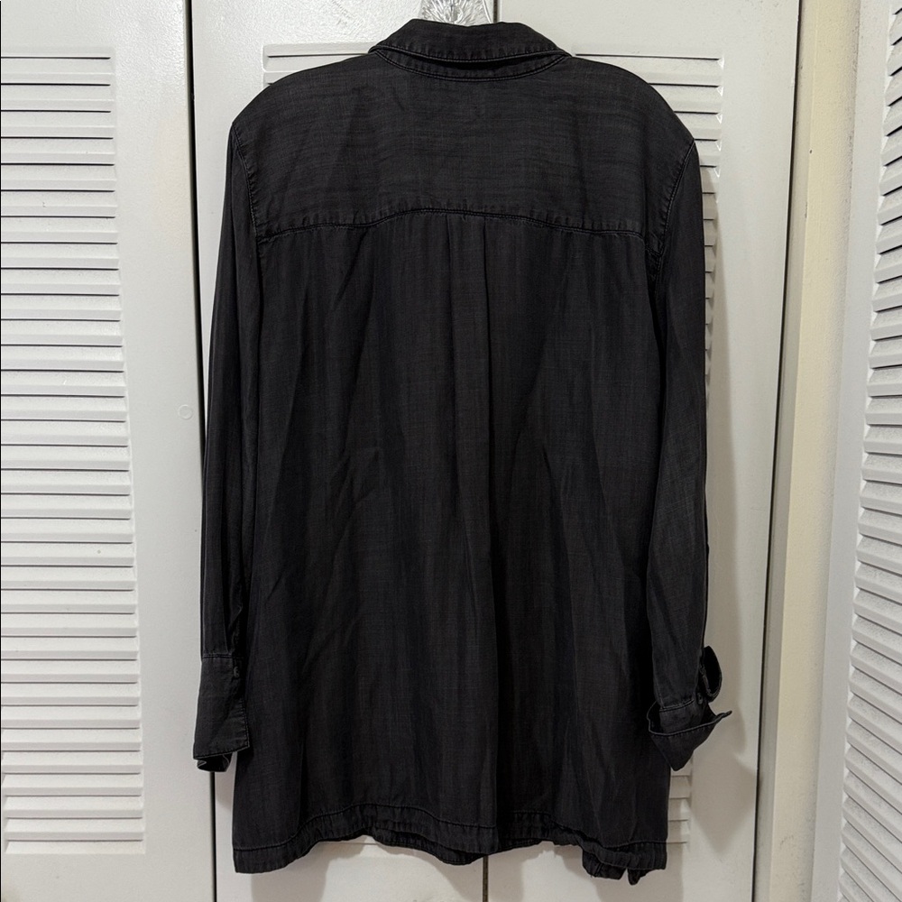 Chico's Dark Gray Long Sleeve Button-Up Shirt - Picture 4 of 5